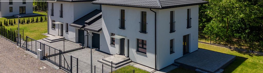 Bliźniaki połączone garażem z działką 500 m2