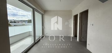 Dwupoziomowe mieszkanie z tarasami!