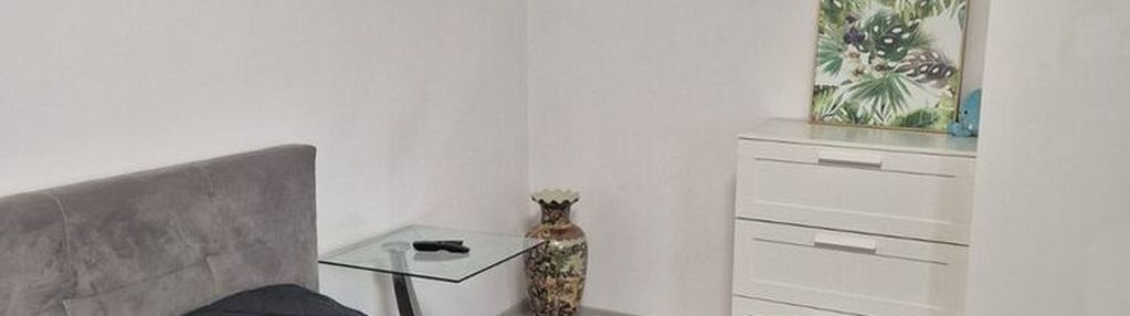 Funkcjonalne i słoneczne mieszkanie z ogródkiem