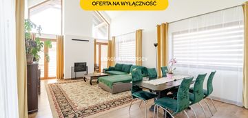 Nowoczesny dom z odzielnym garażem- zawada