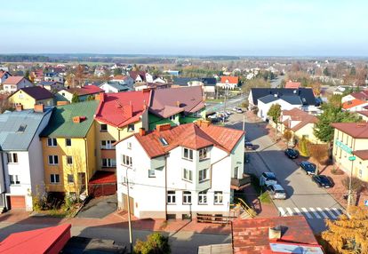 Dom z lokalem usługowym w różanie