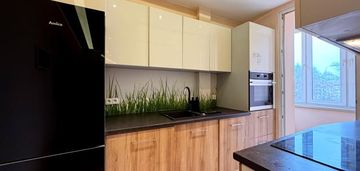 2 pok po remoncie! osobna kuchnia! niebuszewo