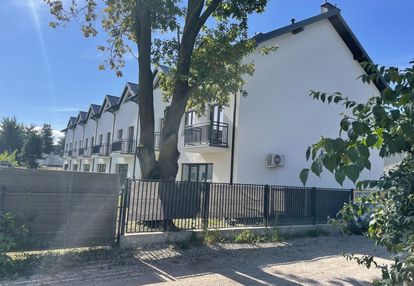 Ostatnie 2 domy w centrum kobyłki z mediami miejskimi oddanie w tym roku