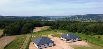 Parterówka w st. deweloperskim /garaż 2-st