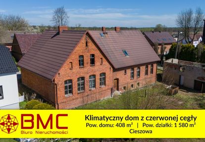 Duży klimatyczny dom z czerwonej cegły