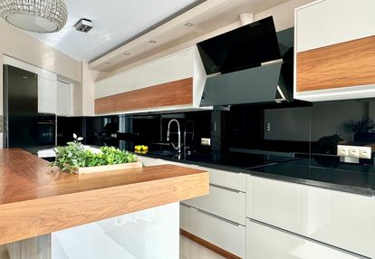 Ul. jaracza/ ołbin 58,5m2 with balcony