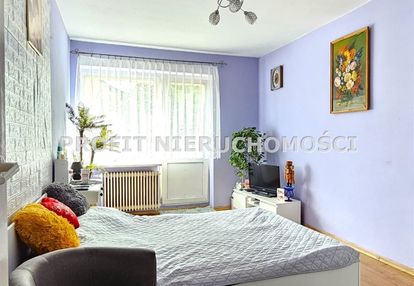 Dom z fotowoltaiką i garażem dwu-stanowiskowym