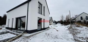 Wolnostojący/6 arów/doświetlony/nowoczesny