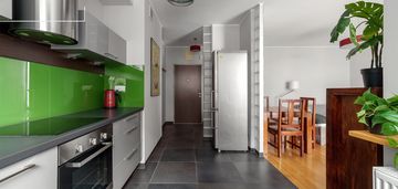 Jasne/balkon/zamknięte osiedle/przestronne!