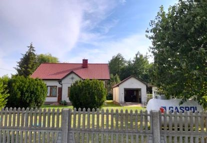 Zadbany dom w małej, cichej wiosce