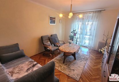 38m2, 2piętro, 2pokoje,balkon,oś.zamknięte-centrum