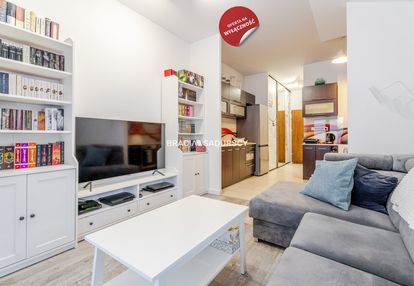 Przestronne i dobrze doświetlone / klimatyzacja