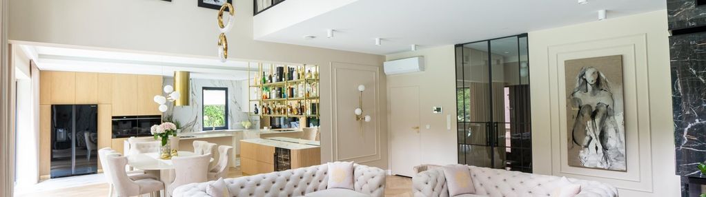 *elegancki i ponadczasowy dom z basenem*