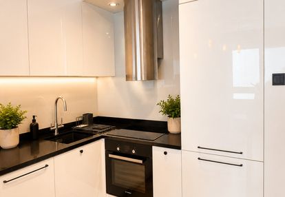 Nowoczesny apartament z balkonem, parkingiem
