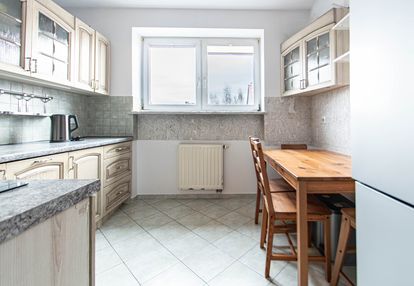 3 pok i dwa poziomy i torfowa i parking i