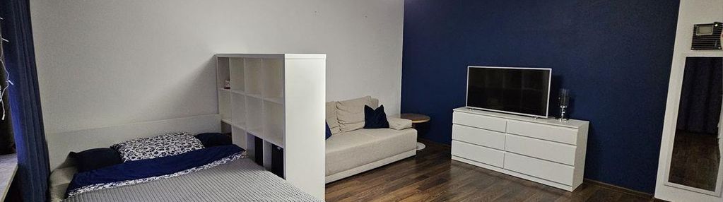 Kawalerka, oddzielna kuchnia. blisko metra i parku