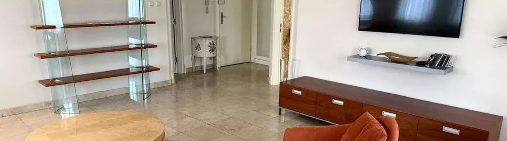 Żelazna apartament 65 mkw z widokiem XIII pietro