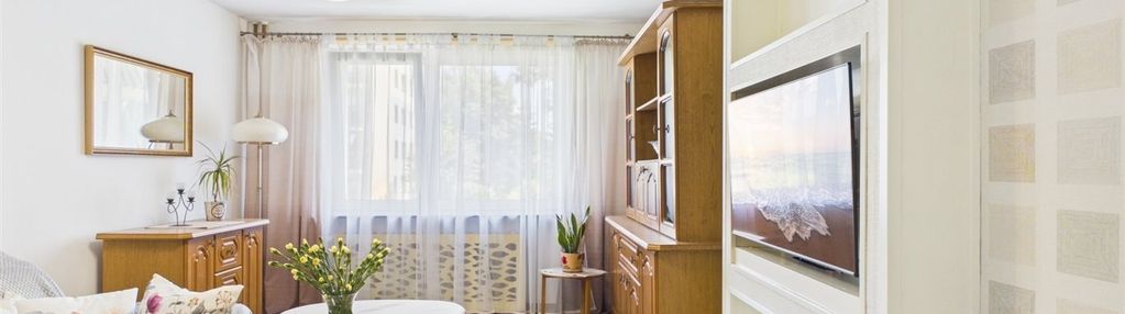 Świetna lokalizacja - balkon, wysoki parter