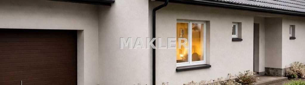 Dom z linią brzegową jeziora,prywatny pomost