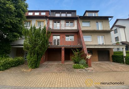 Szereg we wrocławiu - z garażem i podwórkiem