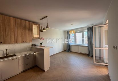 M-4, blok, cegła, i piętro, balkon, monitoring