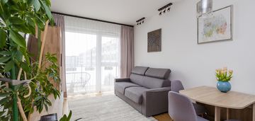 3 pokoje | dwustronne| duży balkon | garaż