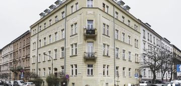 Ścisłe centrum krakowa | kamienica z windą