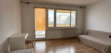 Słoneczna kawalerka z dużym balkonem nad jarem