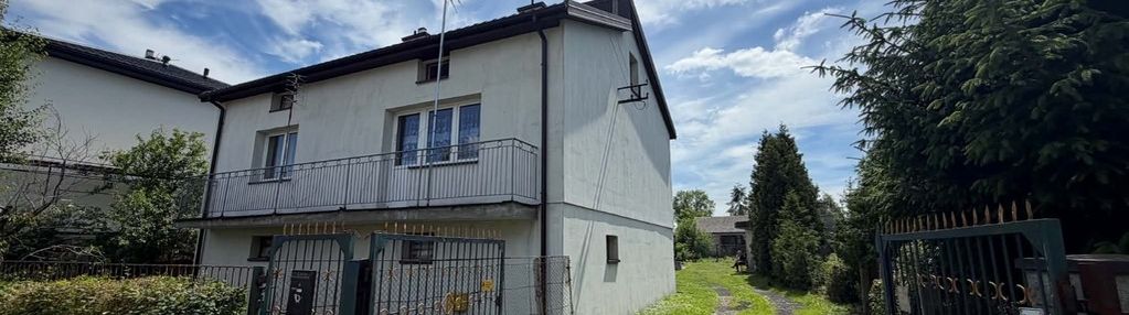 Na sprzedaż siedlisko z dużą działką i budynkami