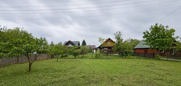 Działka 800 m² w orli | zabudowana