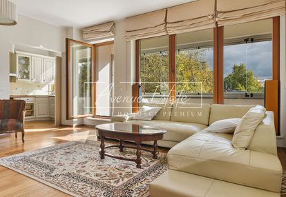 Apartamentowiec / garaż / komórka / loggia