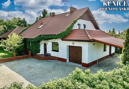 Dom z krytym basenem i pięknym ogrodem!