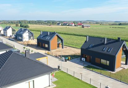 Efektowny dom w stylu nowoczesnej stodoły w wygodzie