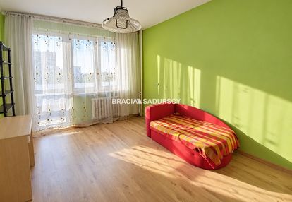 Borsucza, 2 pokoje. do mocnego odświeżenia.