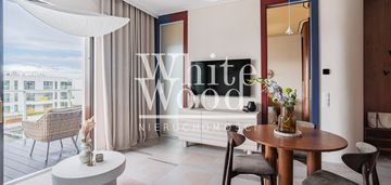 Designerski apartament z widokiem na marinę