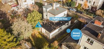 Parter domu z ogrodem, blisko morza.