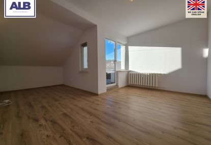 Duża kawalerka możliwa do adaptacji jako 2 pokoje