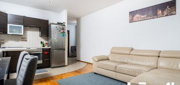 Komfortowe, drewniany parkiet, zabudowany balkon