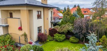 Piętro w domu (3 pokoje) i 180 m ogródka