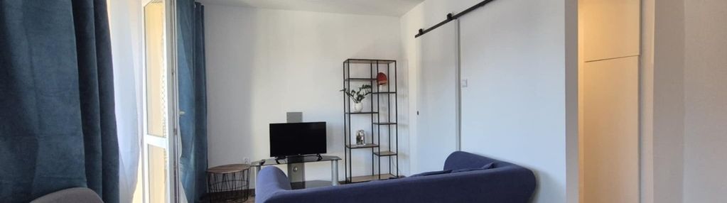 Słoneczne mieszkanie z dużym balkonem.