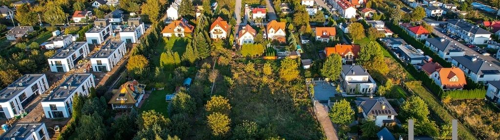 Działka z pozwoleniem na budowę.