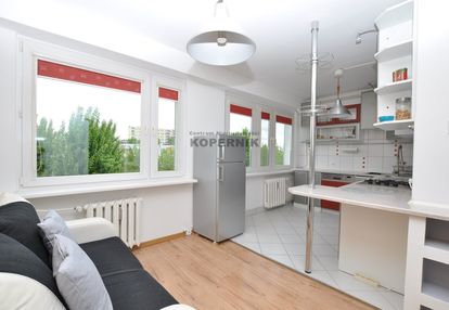 2 pokoje,kuchnia z jadalnią,balkon,rubinkowo