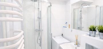 Przy teatr ochota | obok hali banacha | rama h