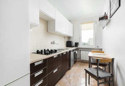 Grochów| 8 piętro | 2 pokoje | dobra lokalizacja