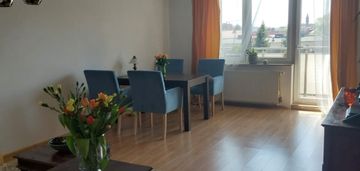Przestronne mieszkanie w świetnej lokalizacji.