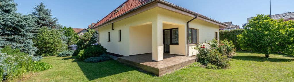 Dom parterowy z pięknym ogrodem