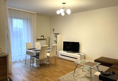 Gocław | 2 pokoje | komórka | garaż