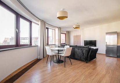 Pl. dominikański, 2 pok., 56 m2, balkon