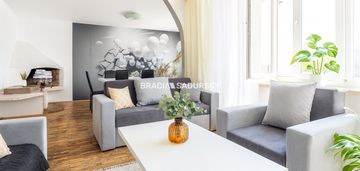 Dom w centrum wieliczki, działka 15 ar