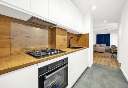 3 pokoje z balkonem przy metrze ks.janusza